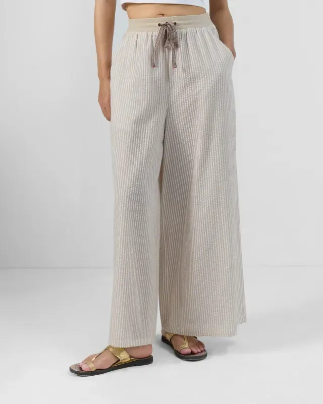Flared Seersucker Trouser in Salt